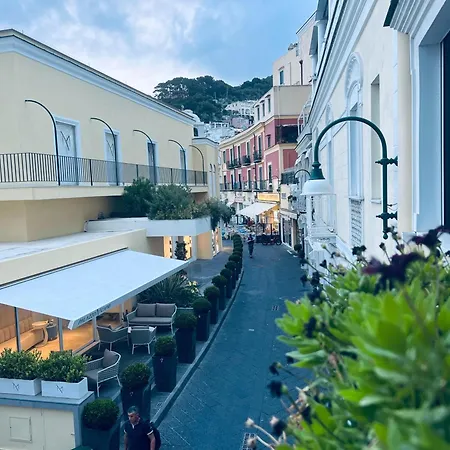 Piazzetta Diefenbach 4* Капри