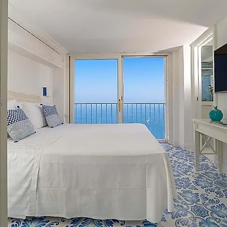 Piazzetta Diefenbach 4* Капри