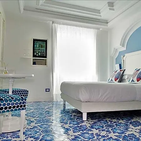 Piazzetta Diefenbach 4*