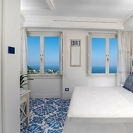 Piazzetta Diefenbach 4* Капри