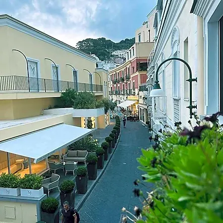 Отель Piazzetta Diefenbach Капри