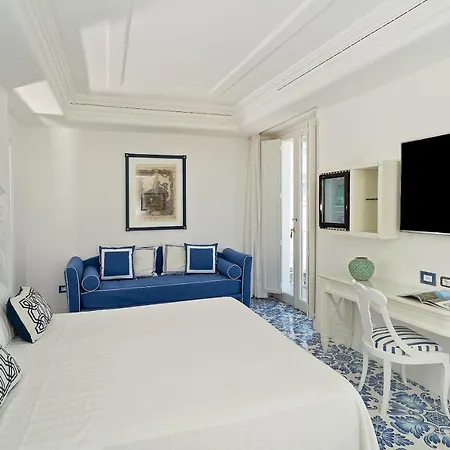 Piazzetta Diefenbach 4* Капри